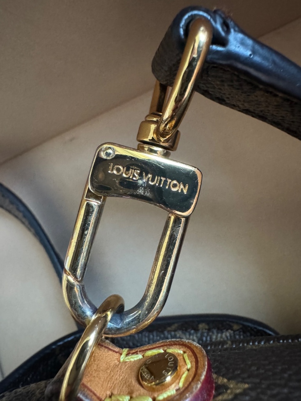 "Authentic Louis Vuitton Monogram Pochette Métis - Good Condition" - Picture 8 of 16